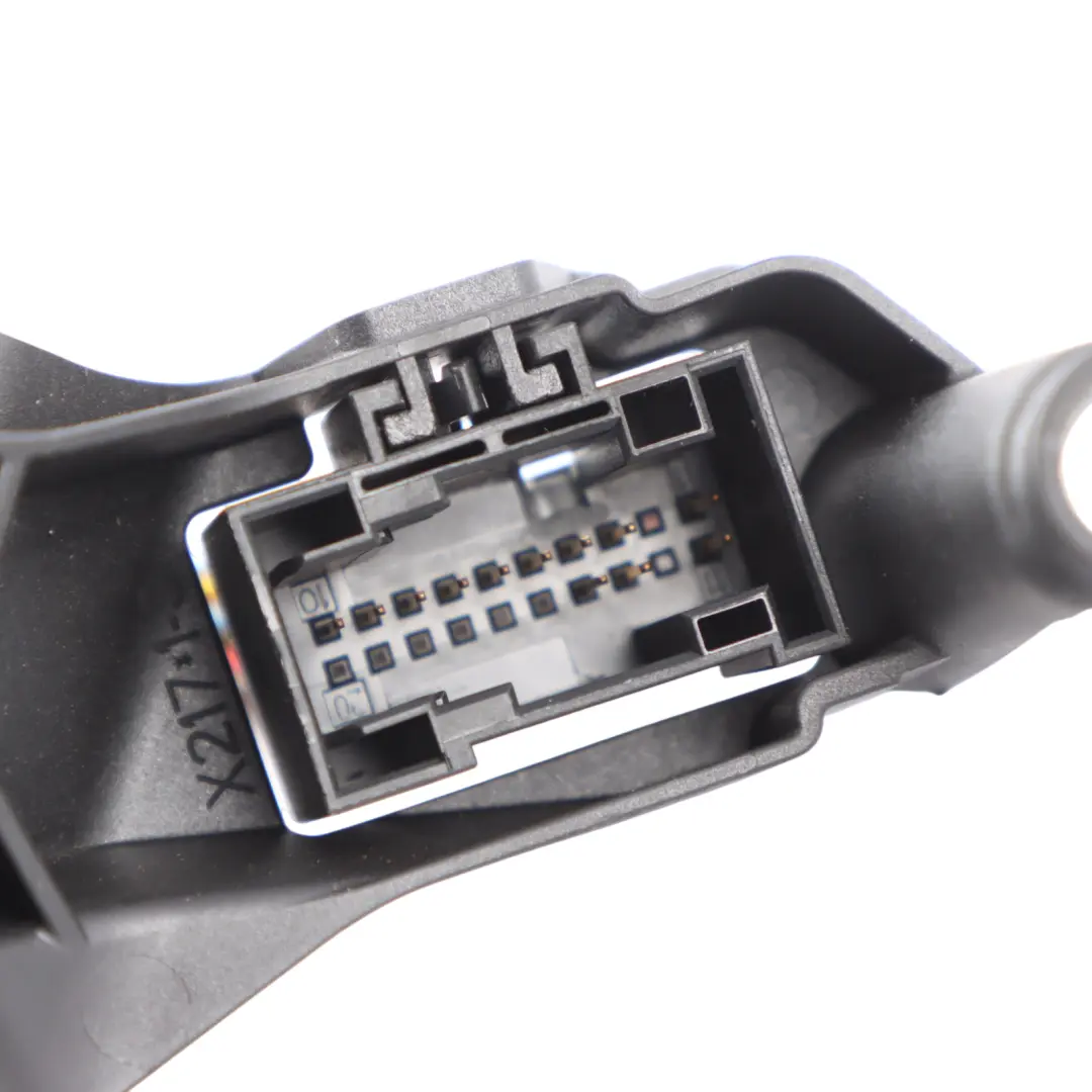 Fuse Box Housing Relay Unit Module to Mercedes W212 with Part number A2125400072 Mercedes W212 Fuse Box Housing Relay Unit Module - SKU A2125400072 - Part number A2125400072