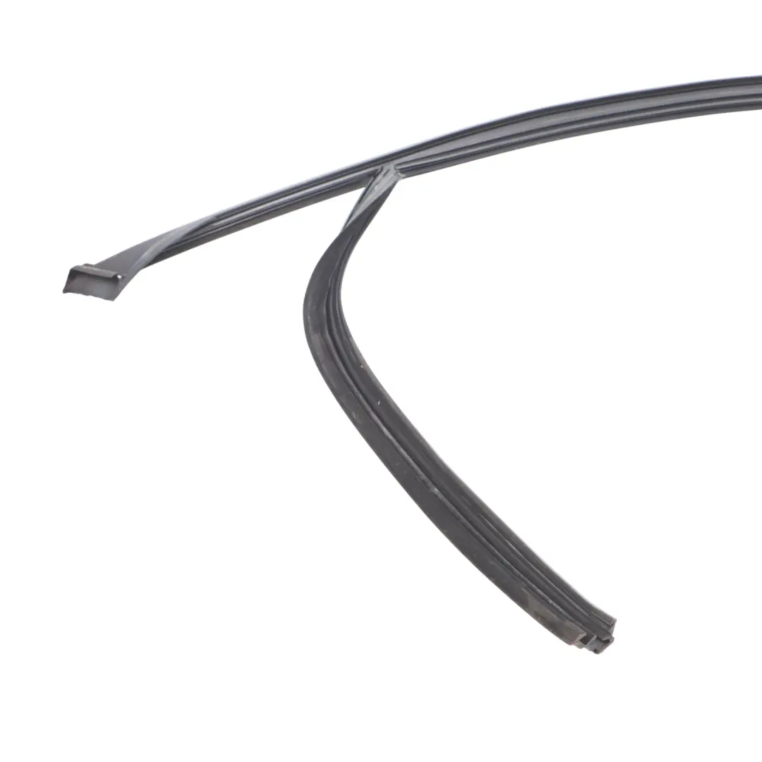 Front Door Window Guide Seal Gasket Right O/S to Mercedes W212 with Part number A2127250425 Mercedes W212 Front Door Window Guide Seal Gasket Right O/S - SKU A2127250425 - Part number A2127250425