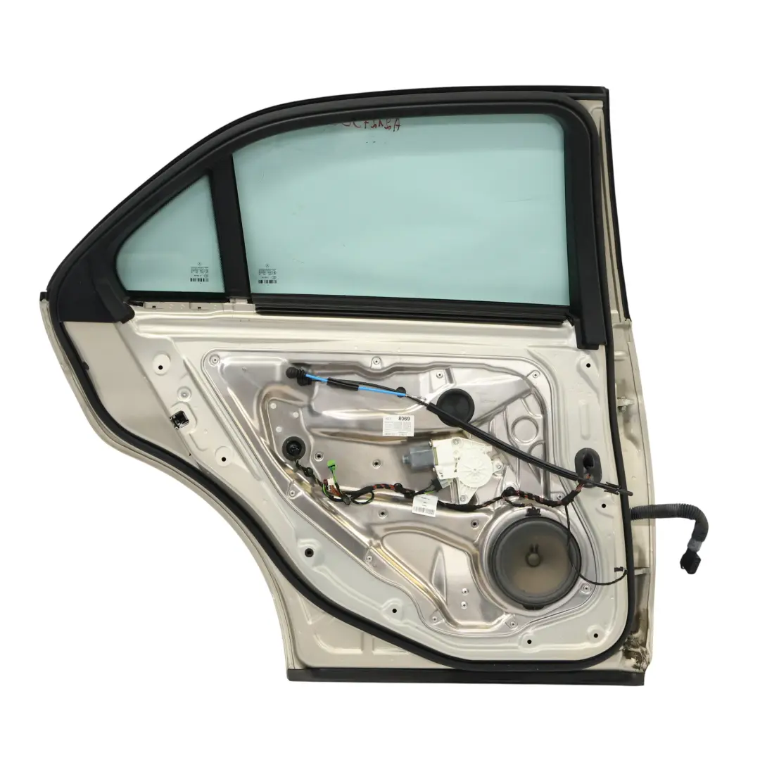 Porta Posteriore Sinistra Pearl Beige Metallic - 794 per Mercedes W212 con numero di parte A2127300105 Mercedes W212 Porta Posteriore Sinistra Pearl Beige Metallic - 794 - SKU A2127300105-PBE - Numero di parte A2127300105