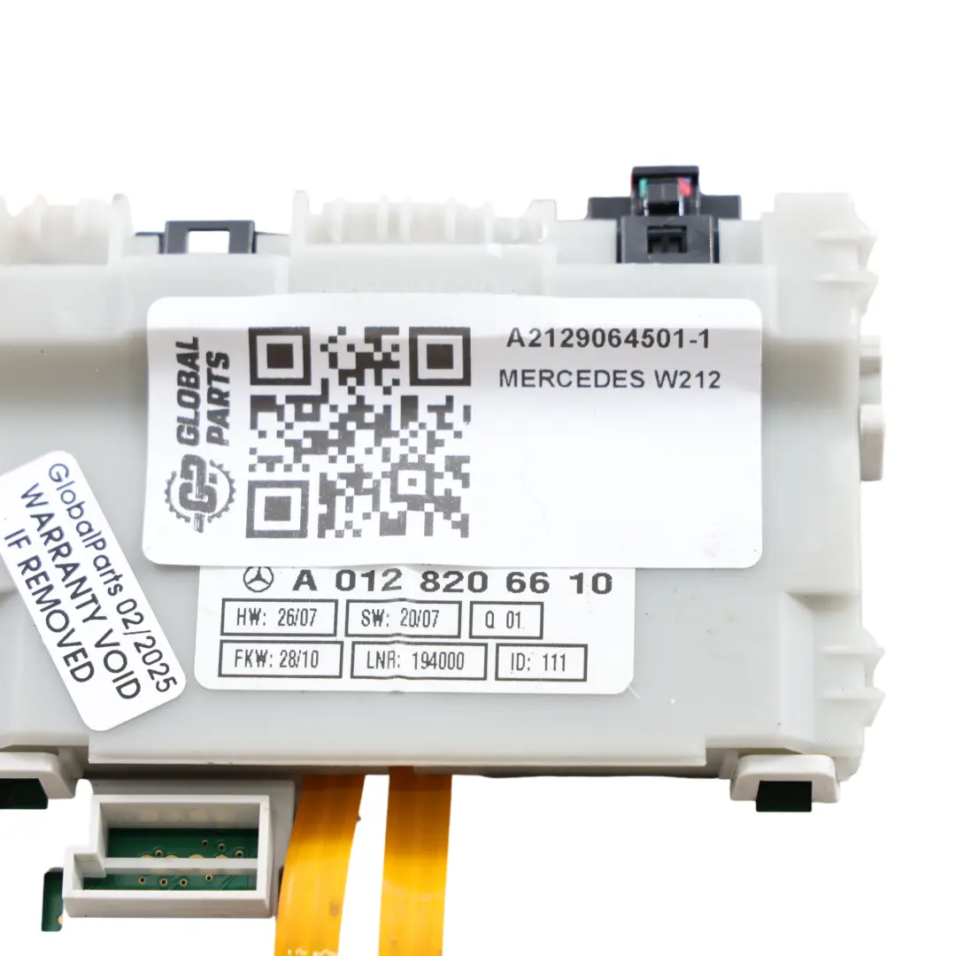 Tetto Interna Anteriore Lampada Lettura Interruttore per Mercedes W212 con numero di parte A2129064501 Mercedes W212 Tetto Interna Anteriore Lampada Lettura Interruttore - SKU A2129064501-1 - Numero di parte A2129064501