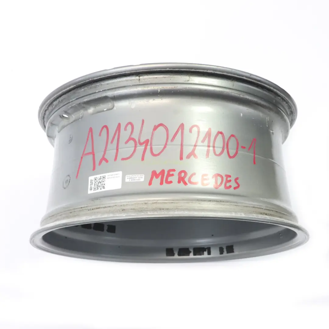 Jante arrière en alliage 19" ET:49 9J pour Mercedes W213 C238 AMG à propos du numéro de pièce A2134012100 Mercedes W213 C238 AMG Jante arrière en alliage 19" ET:49 9J - SKU A2134012100-1 - Numéro de pièce A2134012100