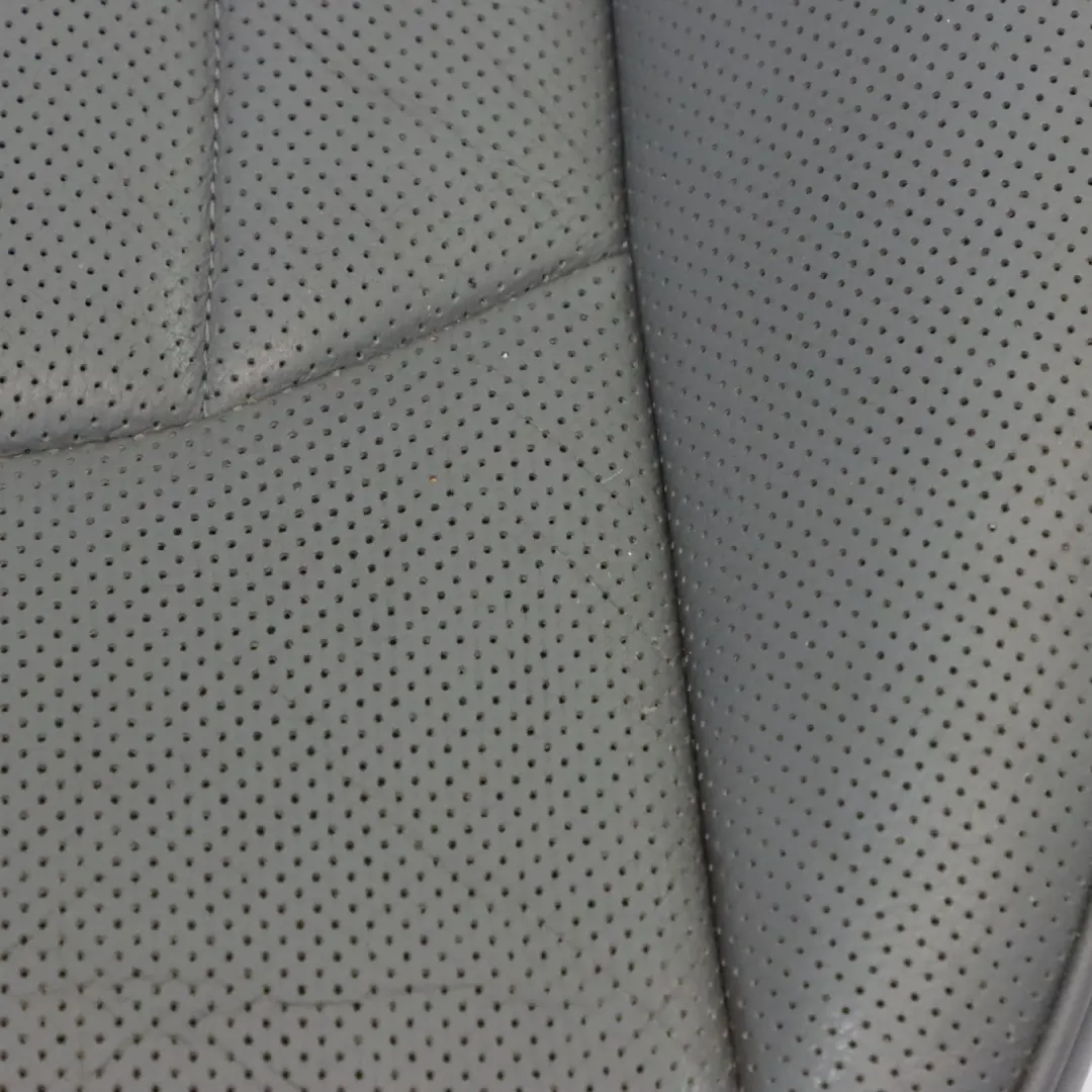 Sitzbezug Vorne Rechts Beheizter Sitz Lederbezug Grau für Mercedes C219 mit Teilenummer A2199100446 Mercedes C219 Sitzbezug Vorne Rechts Beheizter Sitz Lederbezug Grau - SKU A2199100446 - Teilenummer A2199100446