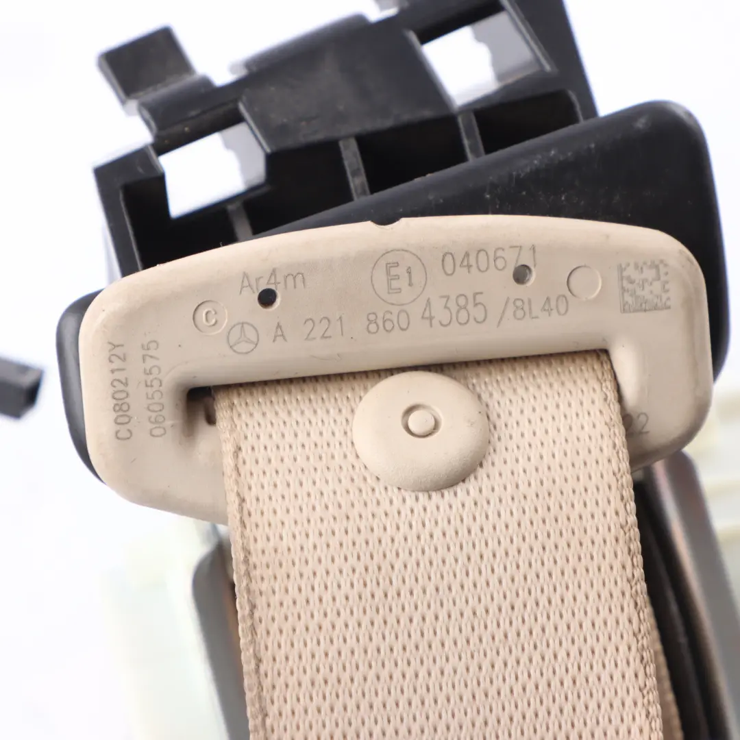 Belt Rear Centre Seatbelt Buckle Beige to Mercedes W221 Seat with Part number A2218604385 Mercedes W221 Seat Belt Rear Centre Seatbelt Buckle Beige - SKU A2218604385-1 - Part number A2218604385