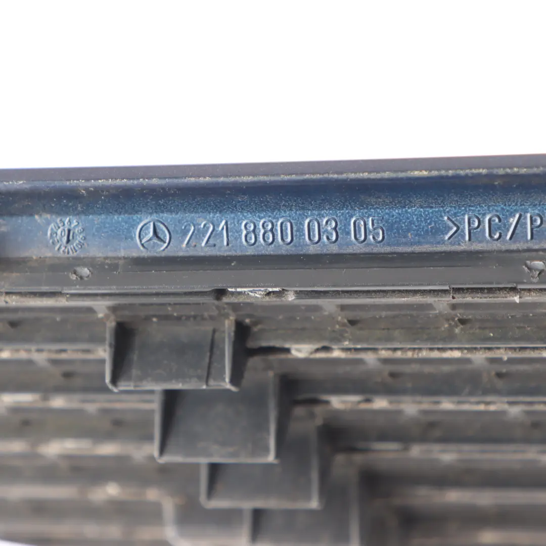 Griglia Cofano Condotto Sfiato Sinistro Cavansite Blue - 890 per Mercedes W221 con numero di parte A2218800305 Mercedes W221 Griglia Cofano Condotto Sfiato Sinistro Cavansite Blue - 890 - SKU A2218800305-CVB - Numero di parte A2218800305