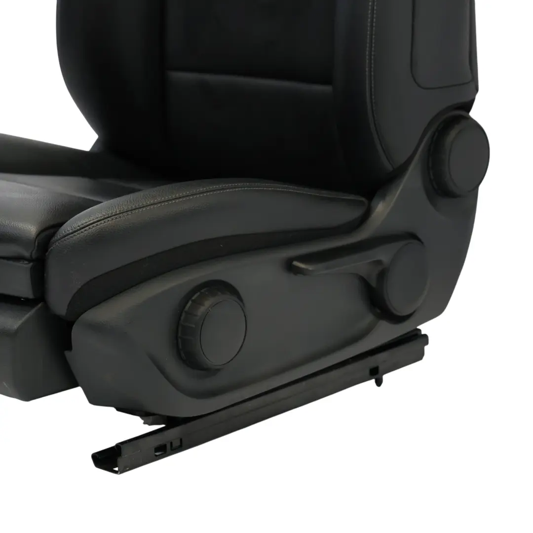 Siège avant Mercedes W176 chauffant gauche Simili cuir noir pour à propos du numéro de pièce A2469105702 Siège avant Mercedes W176 chauffant gauche Simili cuir noir - SKU A2469105702-3 - Numéro de pièce A2469105702