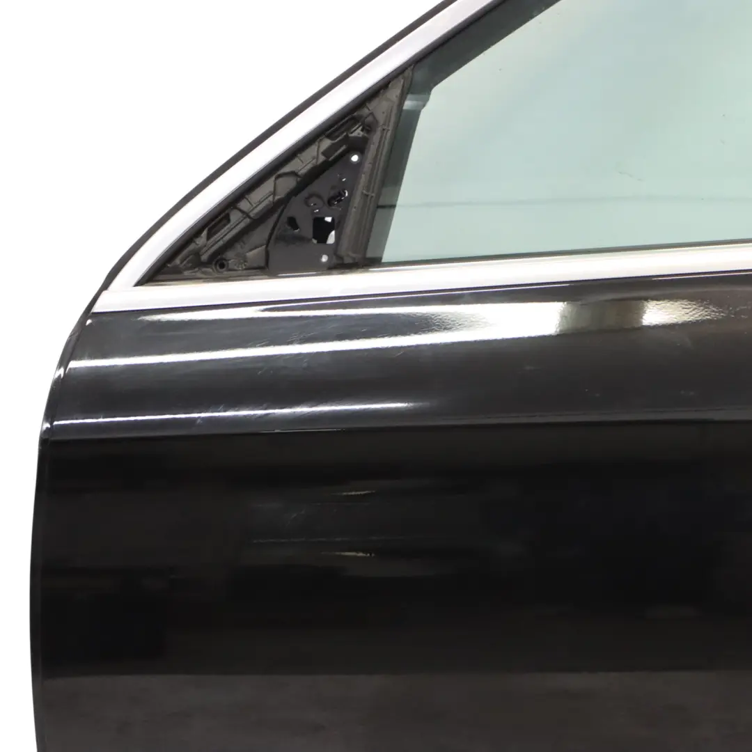 Door Front Left N/S Obsidian Black Metallic - 197 to Mercedes X253 with Part number A2537200305 Mercedes X253 Door Front Left N/S Obsidian Black Metallic - 197 - SKU A2537200305-OB - Part number A2537200305
