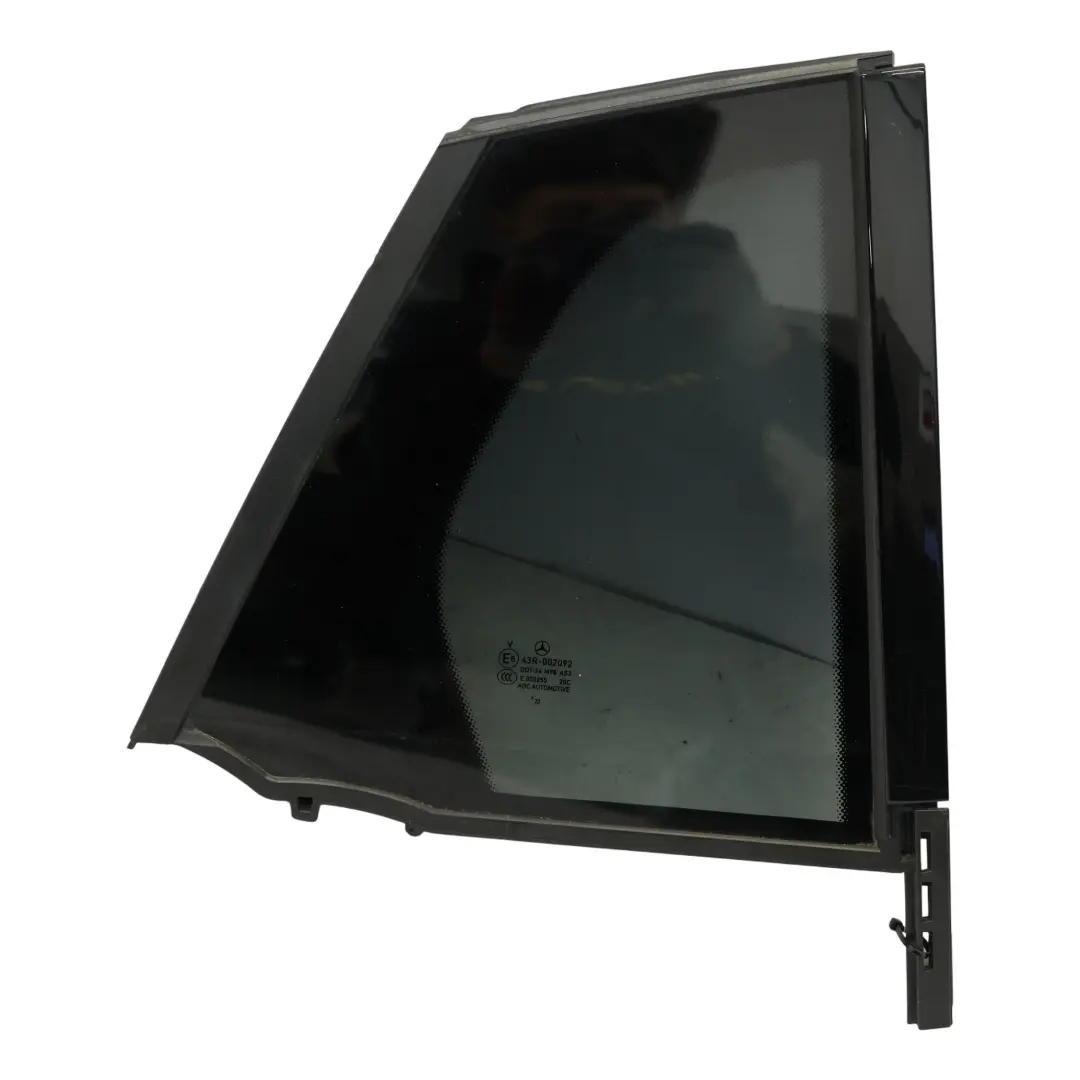 Lunotto Posteriore Quarto Vetro Fisso AS3 Destra per Mercedes C253 con numero di parte A2537308000 Mercedes C253 Lunotto Posteriore Quarto Vetro Fisso AS3 Destra - SKU A2537308000 - Numero di parte A2537308000