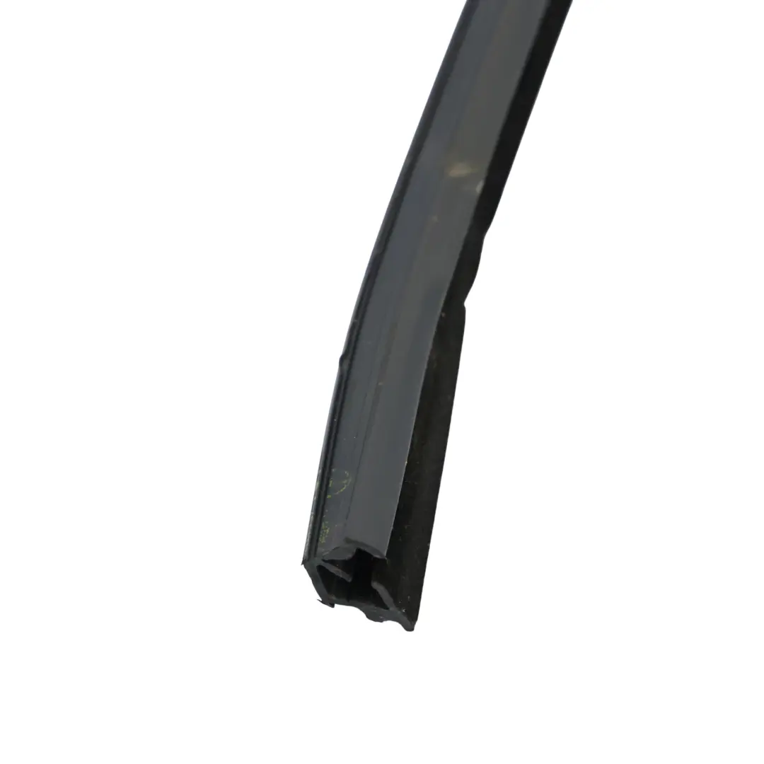 Junta Goma Riel Marco Ventana Puerta Trasera Derecha para Mercedes C253 con número de pieza A2537352200 Mercedes C253 Junta Goma Riel Marco Ventana Puerta Trasera Derecha - SKU A2537352200 - Número de pieza A2537352200