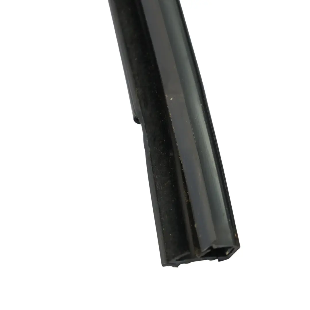 Joint Cadre Vitre Arrière Droit Caoutchouc Modèle pour Mercedes C253 à propos du numéro de pièce A2537352200 Mercedes C253 Joint Cadre Vitre Arrière Droit Caoutchouc Modèle - SKU A2537352200 - Numéro de pièce A2537352200