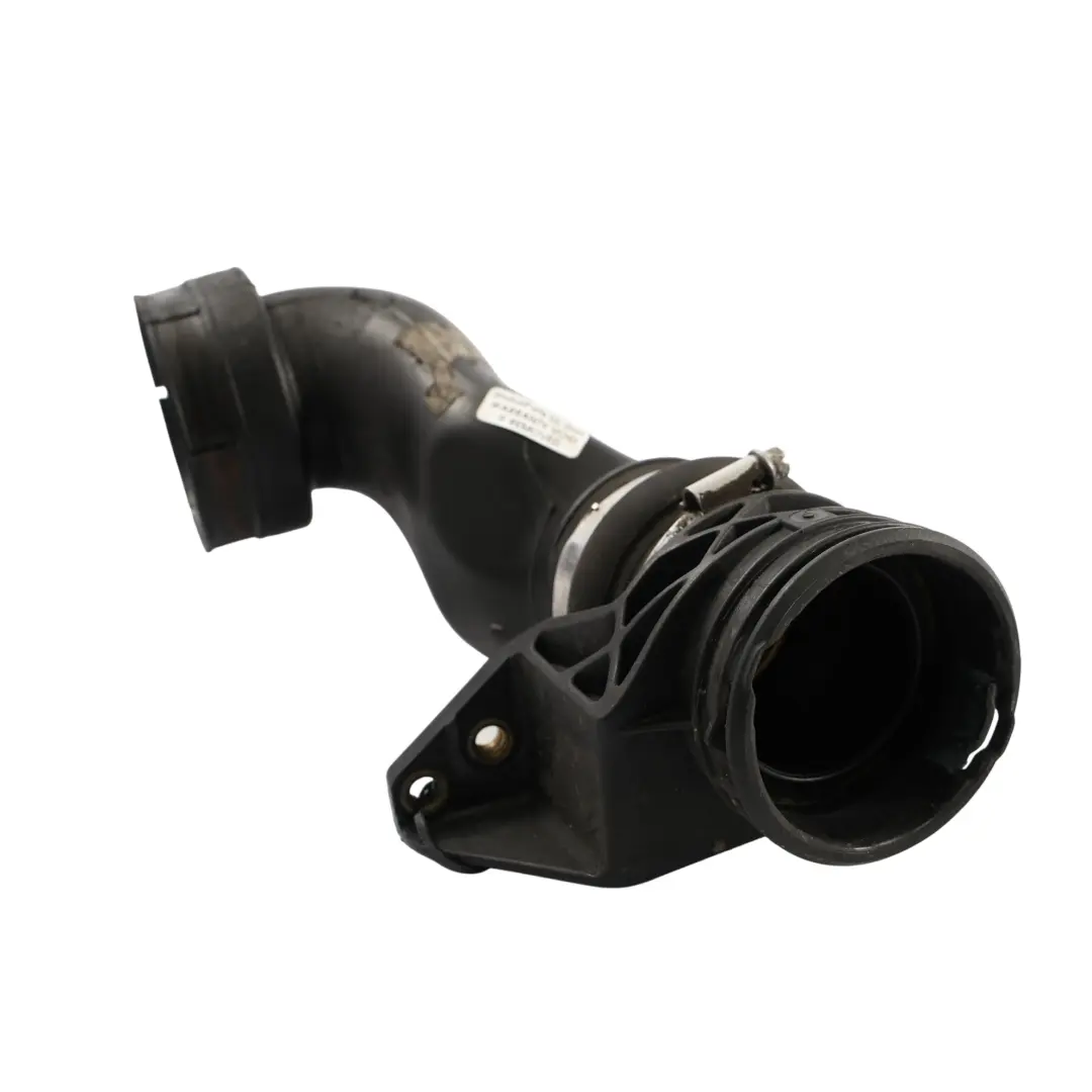 Wąż Rura Przewód Powietrza Intercoolera do Mercedes W205 o numerze A2710902037 Mercedes W205 Wąż Rura Przewód Powietrza Intercoolera - SKU A2710902037-1 - Numer Części A2710902037