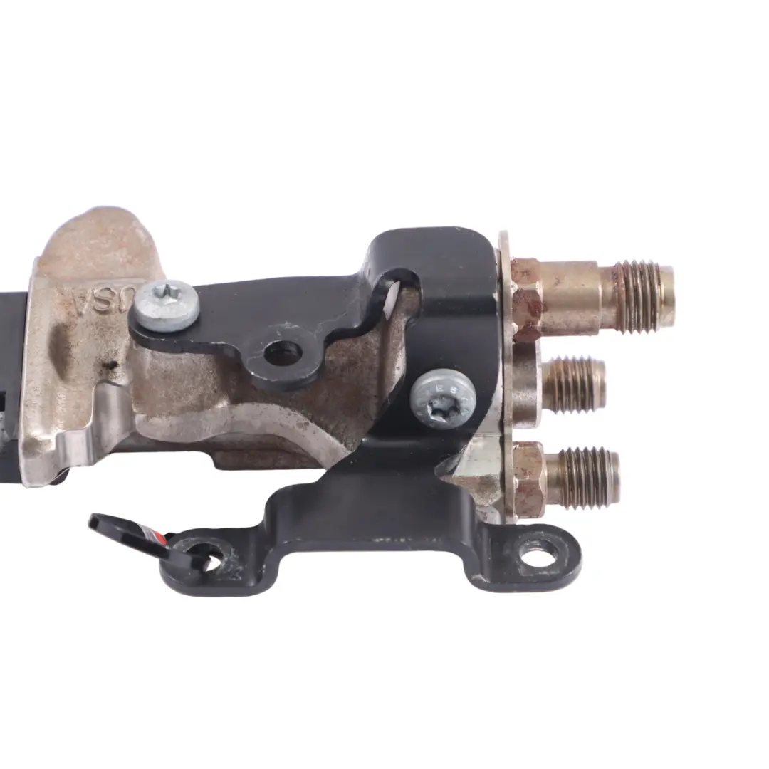 Mercedes W204 C219 W221 CGI Fuel Distributor Injection Petrol Engine - SKU A2720701695 - Part number A2720701695