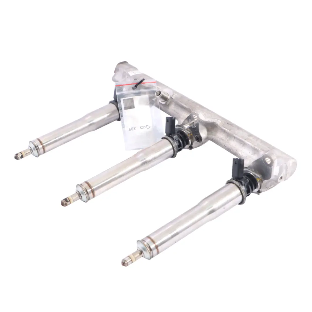 Ein Spritz Düsen Schiene Für Mercedes C219 M272 Benzin Motor für mit Teilenummer A2720705132 Ein Spritz Düsen Schiene Für Mercedes C219 M272 Benzin Motor - SKU A2720705132 - Teilenummer A2720705132