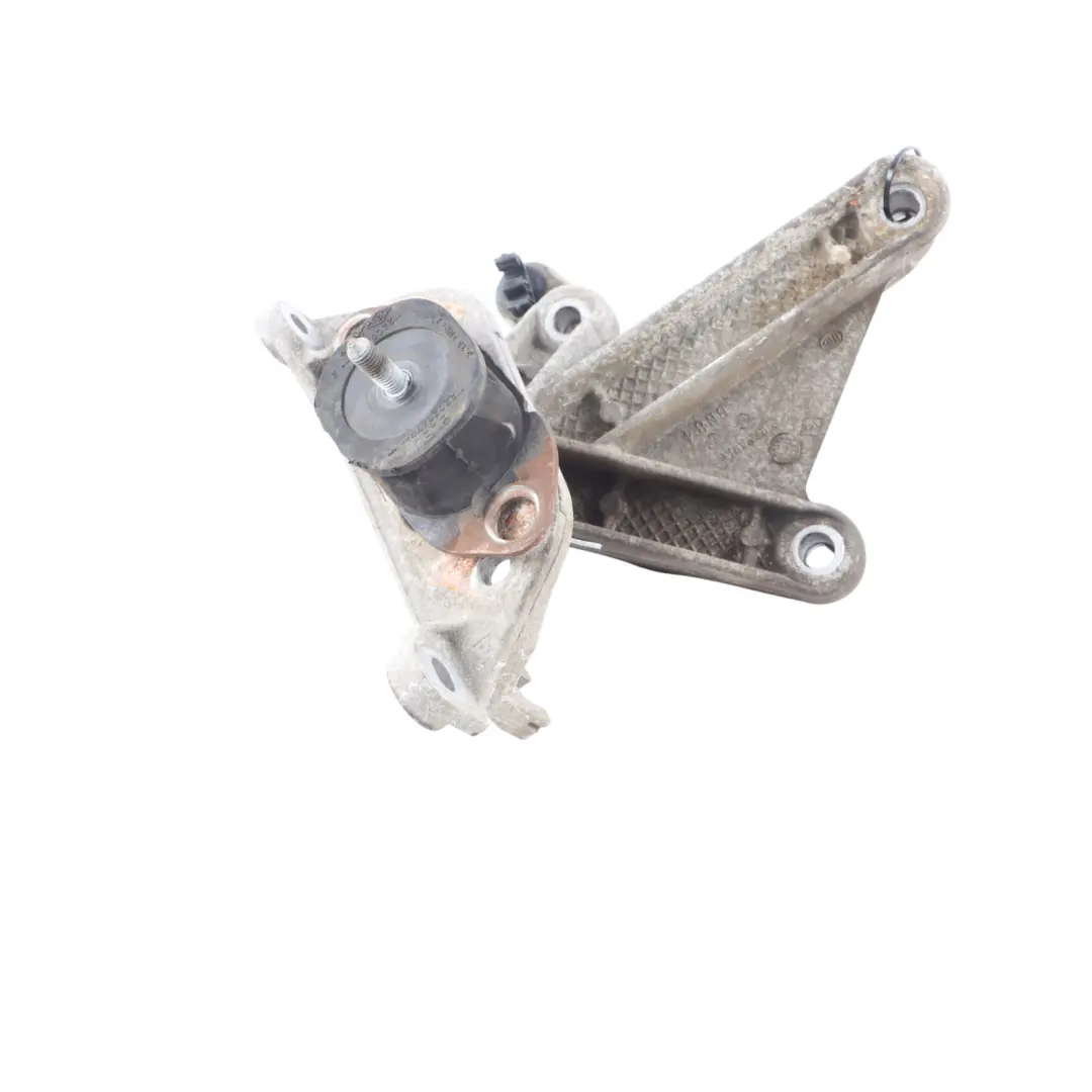 Mounting Mount Holder Bracket 8200043084 8200457080 to Mercedes W415 Engine with Part number A4153640240 Mercedes W415 Engine Mounting Mount Holder Bracket 8200043084 8200457080 - SKU A4153640240 - Part number A4153640240