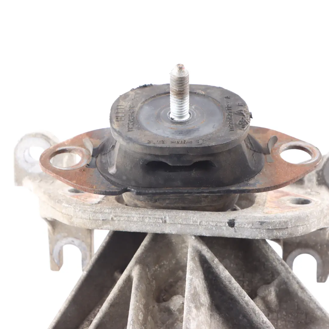 Mounting Mount Holder Bracket 8200043084 8200457080 to Mercedes W415 Engine with Part number A4153640240 Mercedes W415 Engine Mounting Mount Holder Bracket 8200043084 8200457080 - SKU A4153640240 - Part number A4153640240