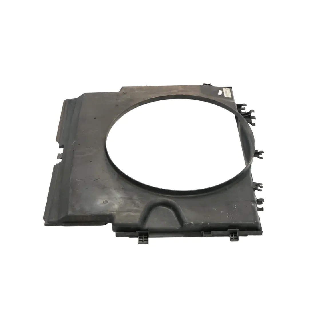 Ventola Radiatore Raffreddamento Alloggiamento per Mercedes Vito W639 con numero di parte A6395004100 Mercedes Vito W639 Ventola Radiatore Raffreddamento Alloggiamento - SKU A6395004100 - Numero di parte A6395004100