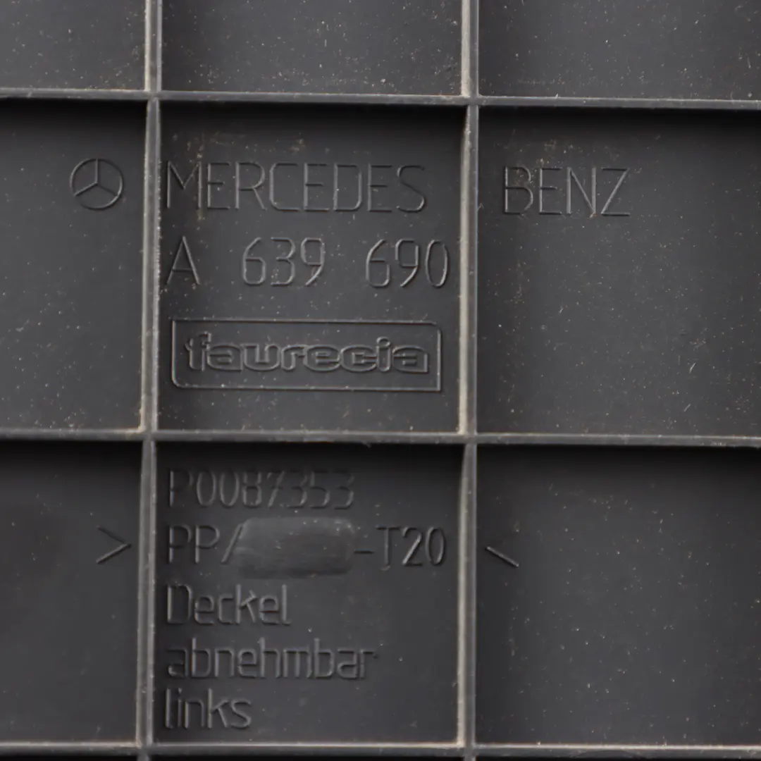 Interior Panel Lateral Trasero Izquierdo Tapa para Mercedes Vito W639 con número de pieza A6396901530 Mercedes Vito W639 Interior Panel Lateral Trasero Izquierdo Tapa - SKU A6396901530 - Número de pieza A6396901530
