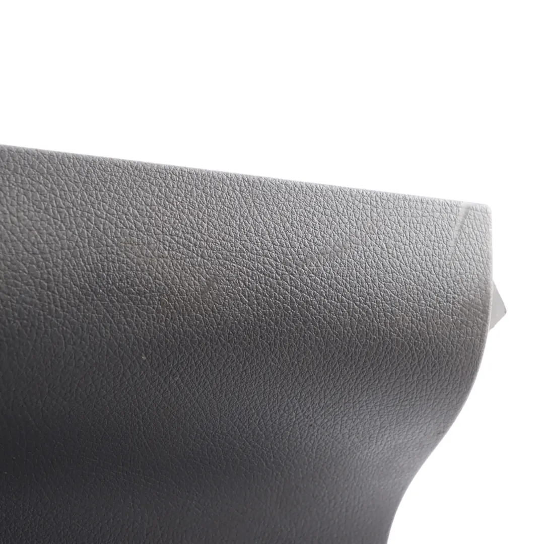 Tapa Embellecedor Inferior Trasero Derecho Negro para Mercedes Vito W639 con número de pieza A6396901730 Mercedes Vito W639 Tapa Embellecedor Inferior Trasero Derecho Negro - SKU A6396901730 - Número de pieza A6396901730