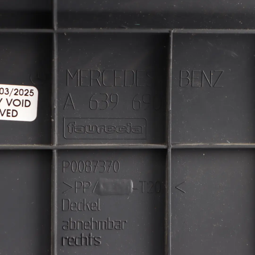 Abdeckung hinten rechts untere Platte schwarz für Mercedes Vito W639 mit Teilenummer A6396901730 Mercedes Vito W639 Abdeckung hinten rechts untere Platte schwarz - SKU A6396901730 - Teilenummer A6396901730