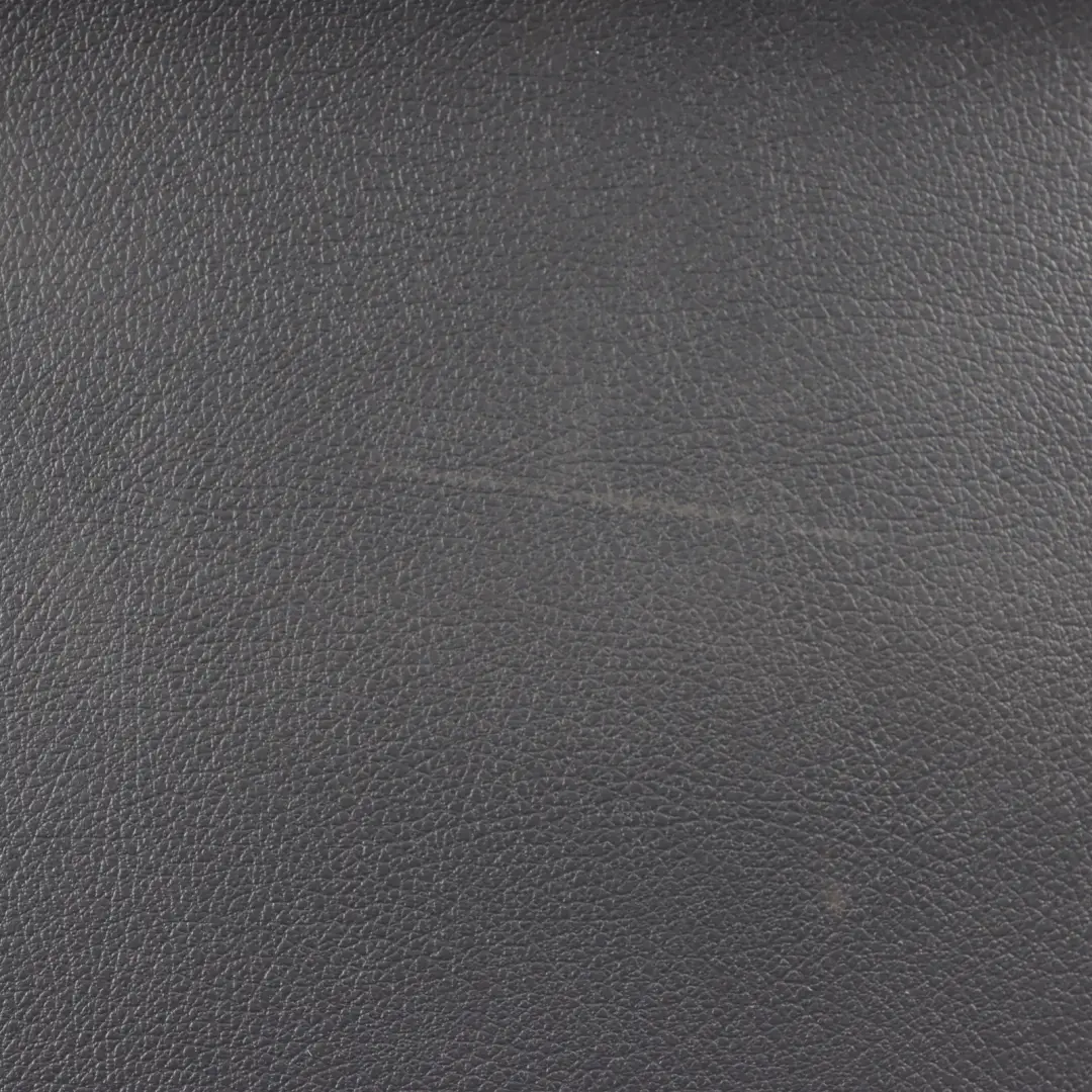 Trim Cover Pannello Inferiore Posteriore Destro Nero per Mercedes W639 con numero di parte A6396901730 Mercedes W639 Trim Cover Pannello Inferiore Posteriore Destro Nero - SKU A6396901730 - Numero di parte A6396901730