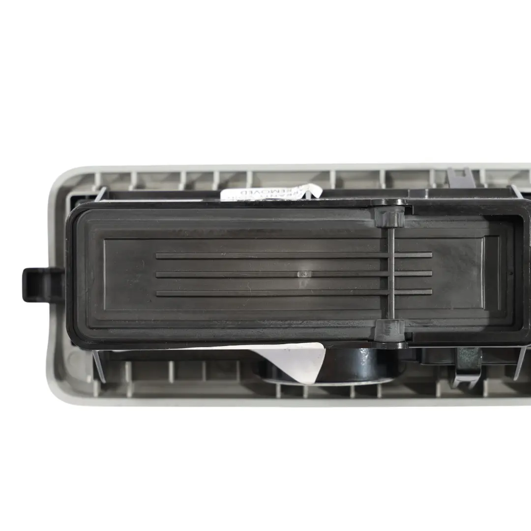 Bocchetta D'Aria Posteriore Griglia Grigio per Mercedes Vito W639 con numero di parte A6398302354 Mercedes Vito W639 Bocchetta D'Aria Posteriore Griglia Grigio - SKU A6398302354 - Numero di parte A6398302354