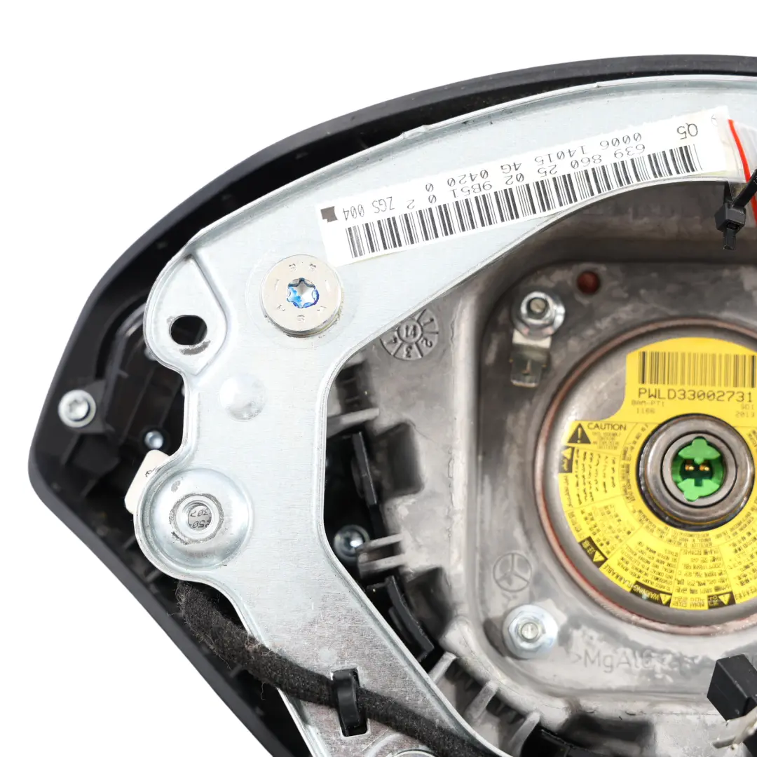 Poduszka Powietrzna Kierownicy do Mercedes Vito Viano W639 o numerze A6398602502 Mercedes Vito Viano W639 Poduszka Powietrzna Kierownicy - SKU A6398602502-1 - Numer Części A6398602502