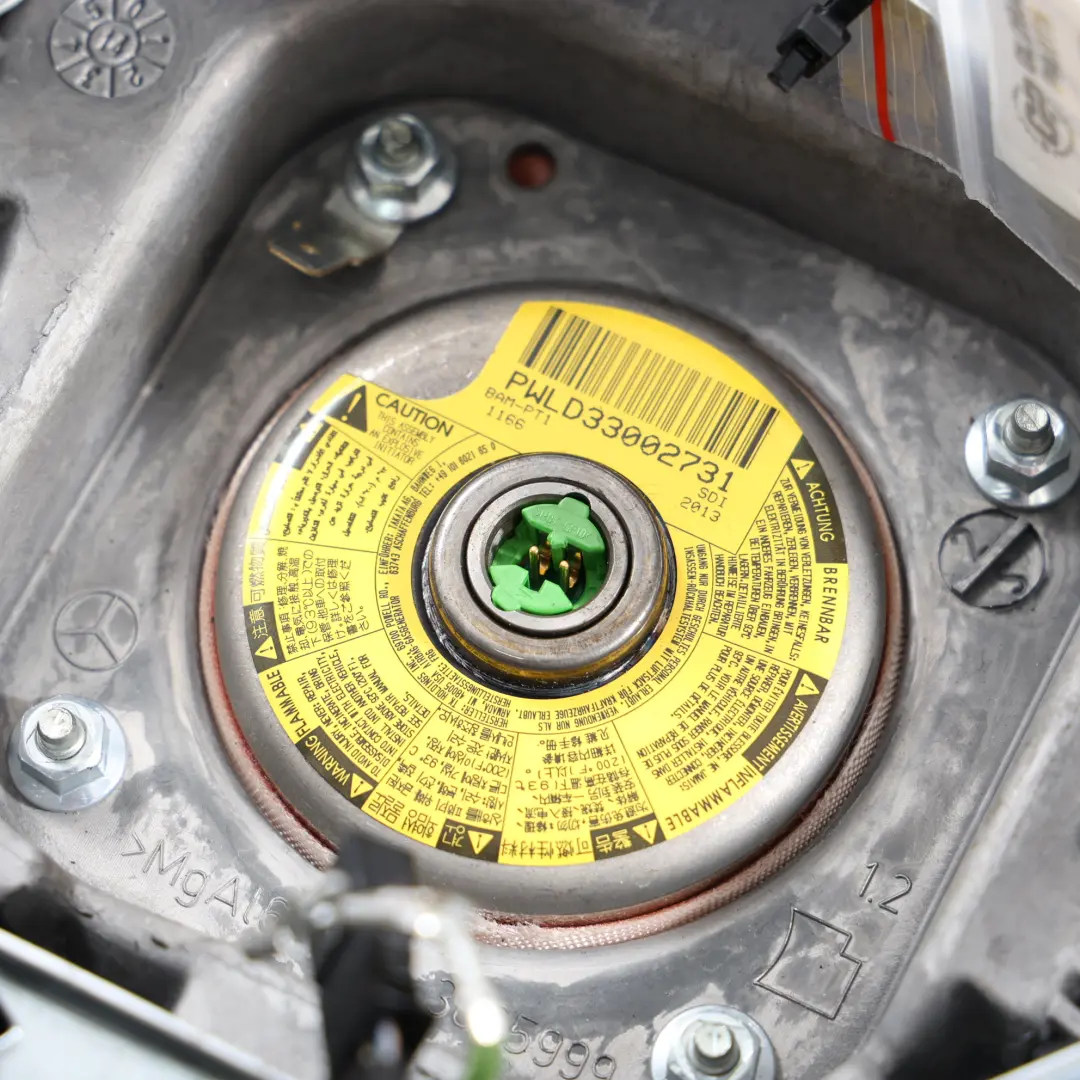 Module D'Airbag De Volant Noir Pour Mercedes Vito Viano W639 pour à propos du numéro de pièce A6398602502 Module D'Airbag De Volant Noir Pour Mercedes Vito Viano W639 - SKU A6398602502-1 - Numéro de pièce A6398602502