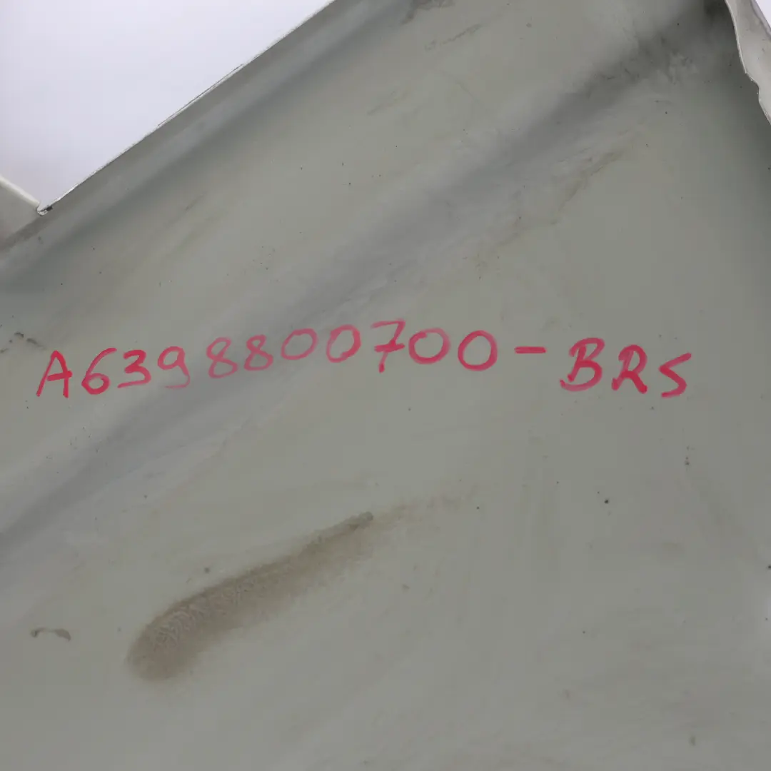 Panel de ala Delantero Derecho Brilliant Silver - 9744 para Mercedes Vito W639 con número de pieza A6398800700 Mercedes Vito W639 Panel de ala Delantero Derecho Brilliant Silver - 9744 - SKU A6398800700-BRS - Número de pieza A6398800700