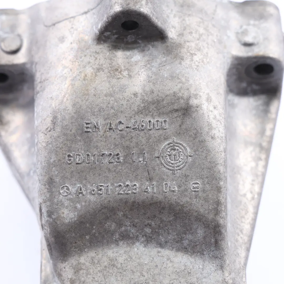 Support Moteur Droit Modèle D'Origine pour Mercedes SLK R172 250 CDI à propos du numéro de pièce A6512234104 Mercedes SLK R172 250 CDI Support Moteur Droit Modèle D'Origine - SKU A6512234104 - Numéro de pièce A6512234104