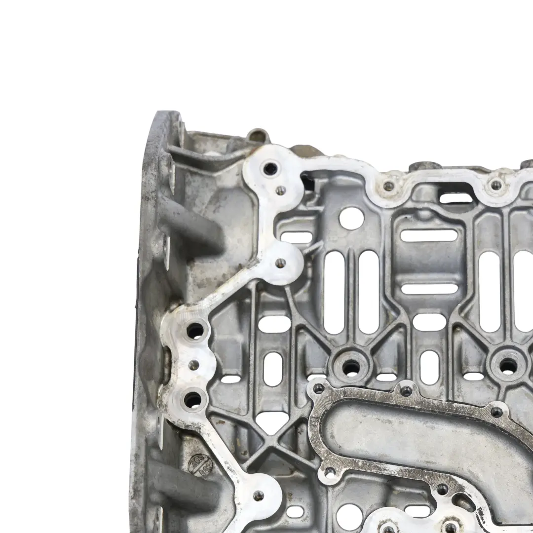 OM654 Tapa Del Cárter De Aceite Del Motor Diesel para Mercedes W205 C118 con número de pieza A6540107410 Mercedes W205 C118 OM654 Tapa Del Cárter De Aceite Del Motor Diesel - SKU A6540107410 - Número de pieza A6540107410