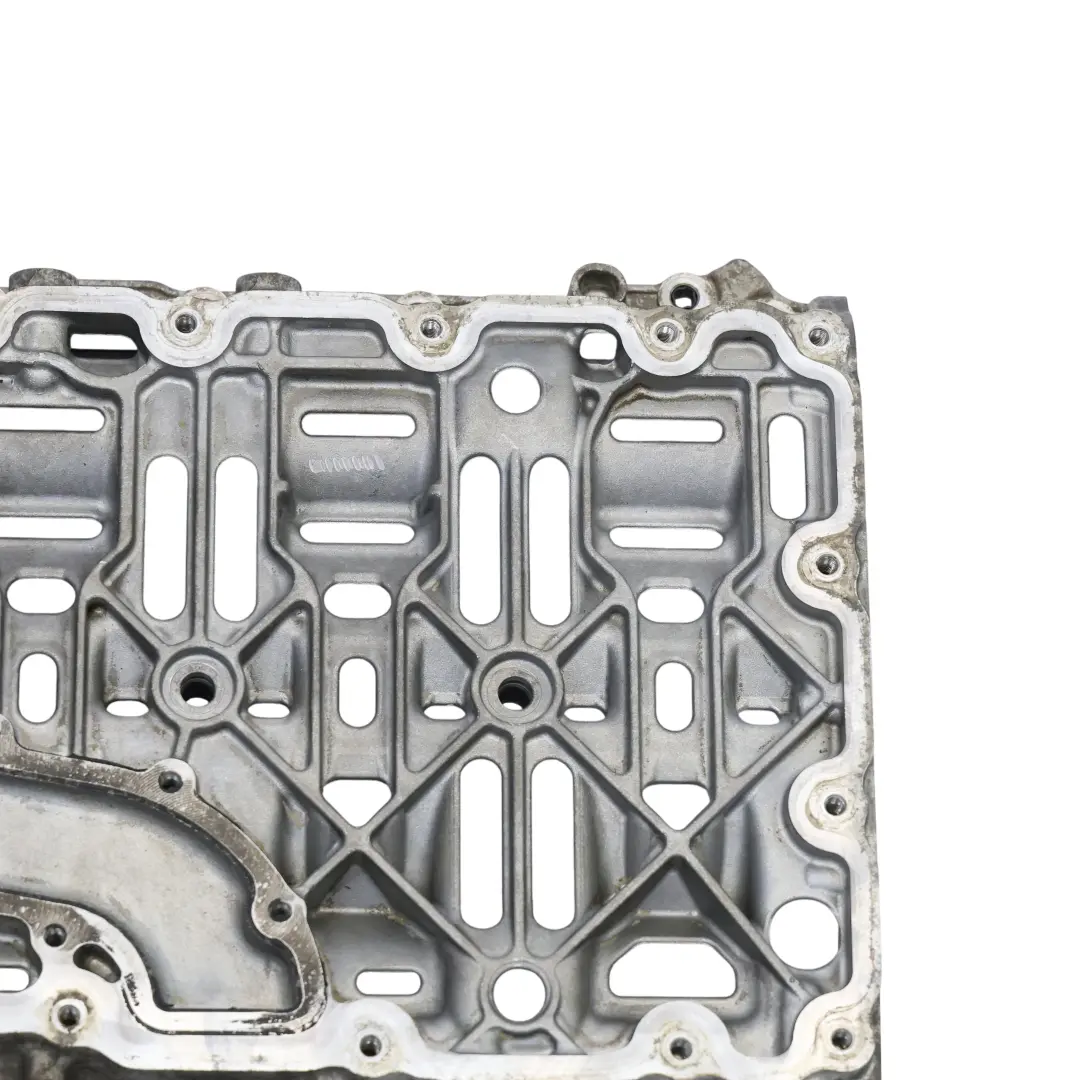 OM654 Dieselmotor Ölwanne Deckel für Mercedes W205 C118 mit Teilenummer A6540107410 Mercedes W205 C118 OM654 Dieselmotor Ölwanne Deckel - SKU A6540107410 - Teilenummer A6540107410