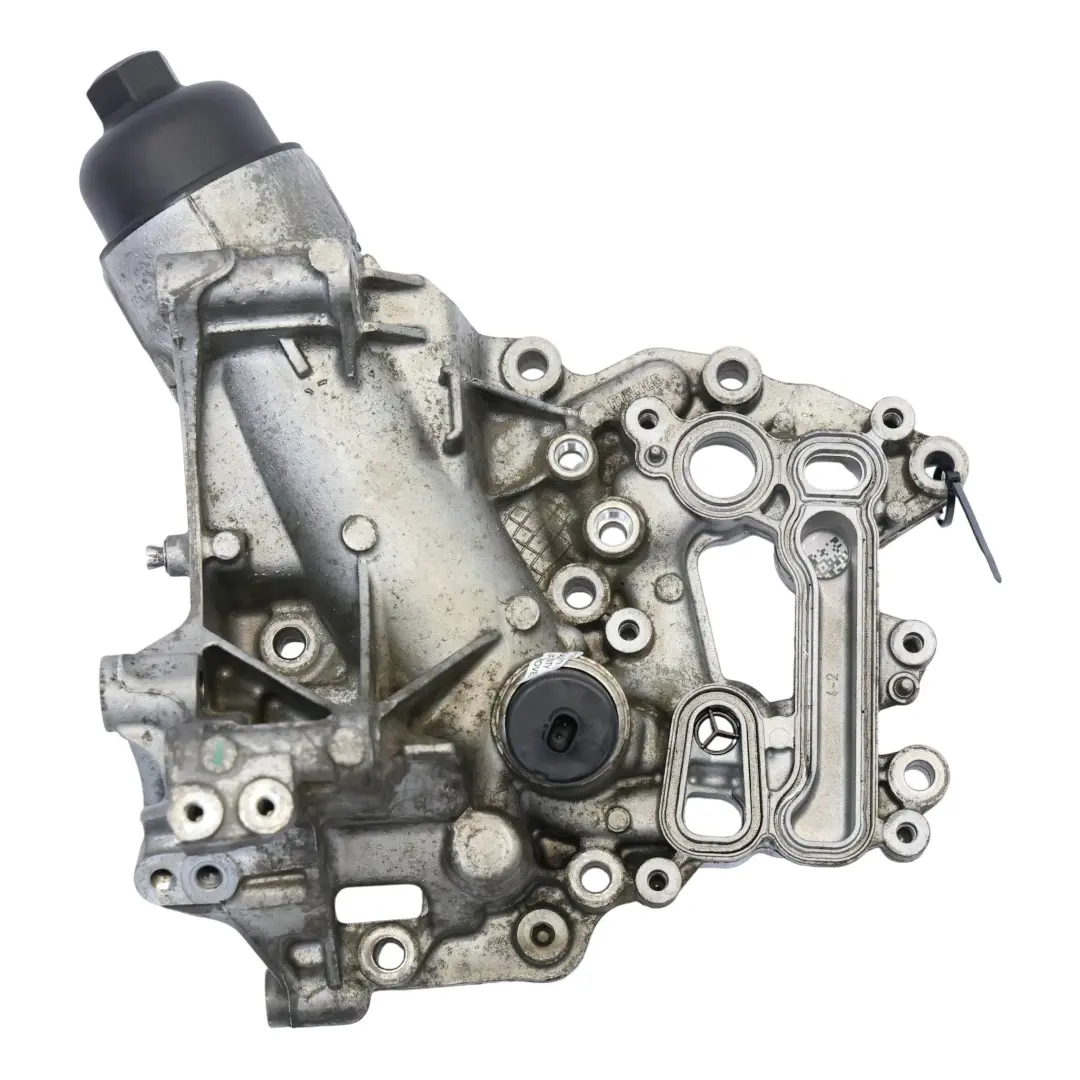 OM654 Motorölfiltergehäuse Kühler für Mercedes W205 Diesel mit Teilenummer A6541805700 Mercedes W205 Diesel OM654 Motorölfiltergehäuse Kühler - SKU A6541805700 - Teilenummer A6541805700
