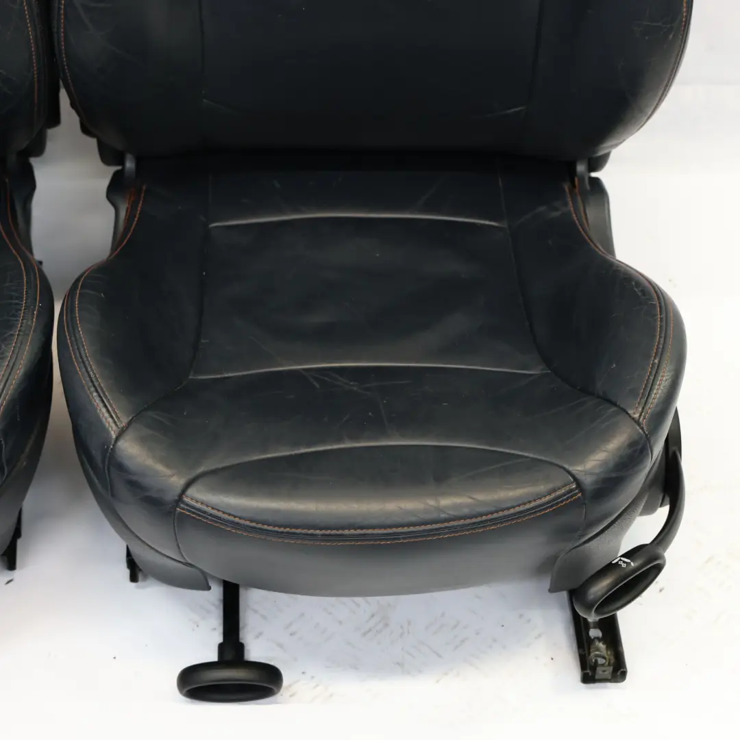 Sedili pelle Mini R52 Cabrio Sport Gravity Sedile Cucitura Arancione per con numero di parte R52 Leather Seats (T6DC) Sedili pelle Mini R52 Cabrio Sport Gravity Sedile Cucitura Arancione - SKU R52-LEATHER-SPORT-SEATS-ORANGE-SEAM-T6DC-1 - Numero di parte R52 Leather Seats (T6DC)