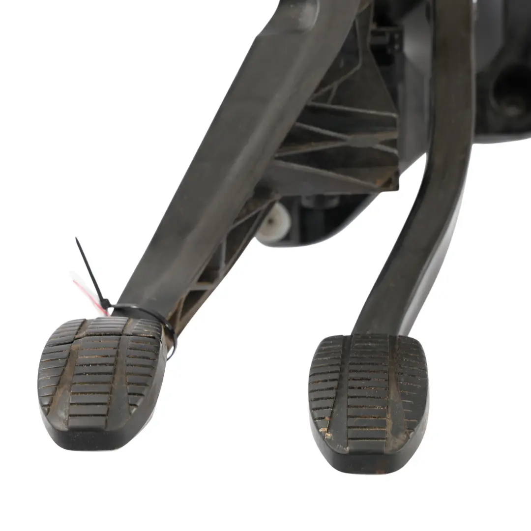 Brake Clutch Support Pedals Set Complete Assembly 6856599 to BMW F40 F45 F46 with Part number 6870849 BMW F40 F45 F46 Brake Clutch Support Pedals Set Complete Assembly 6856599 - SKU rhd-6870849 - Part number 6870849