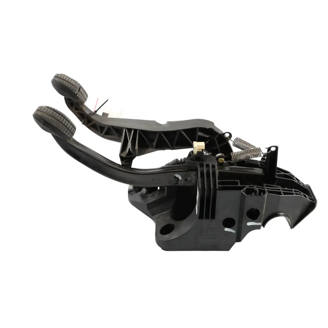 Brake Clutch Support Pedals Set Complete Assembly 6856599 to BMW F40 F45 F46 with Part number 6870849 BMW F40 F45 F46 Brake Clutch Support Pedals Set Complete Assembly 6856599 - SKU rhd-6870849 - Part number 6870849