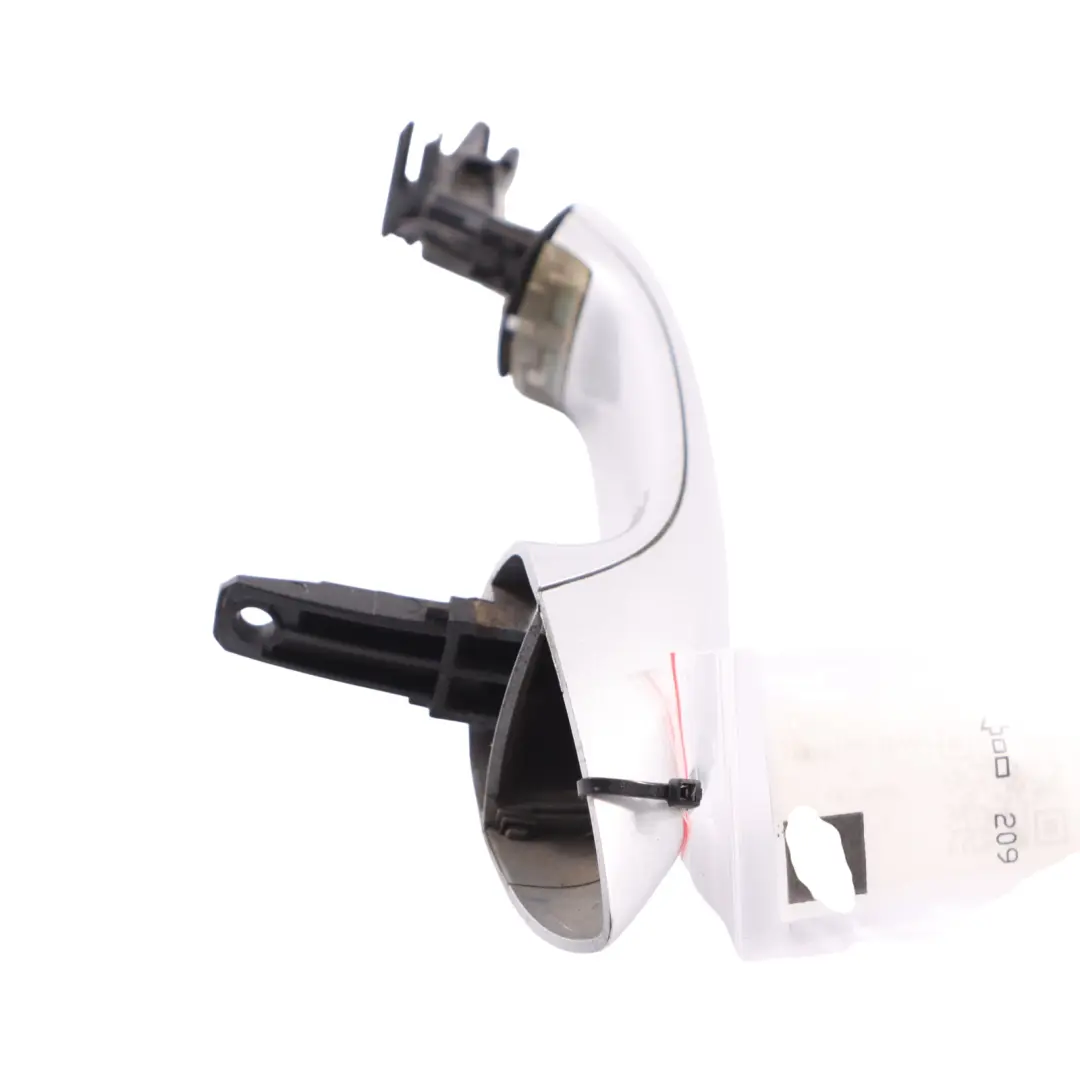 Outside Door Handle Front Right O/S Titansilber Silver - 354 to BMW F07 GT with Part number 7231928 BMW F07 GT Outside Door Handle Front Right O/S Titansilber Silver - 354 - SKU RHD-7231928-TS - Part number 7231928