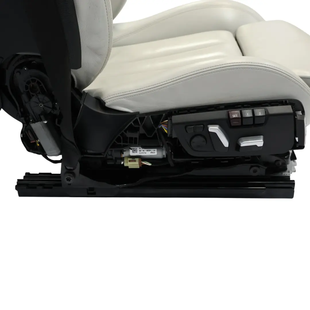 Leather Seat BMW F83 M4 M Sport Neck Heated Front Right O/S Memory Silverstone to with Part number 8058354 Leather Seat BMW F83 M4 M Sport Neck Heated Front Right O/S Memory Silverstone - SKU RHD-8058354-2 - Part number 8058354