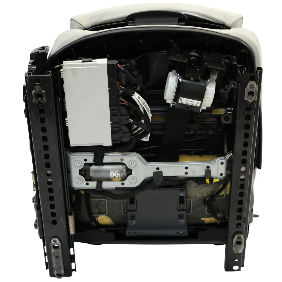 Leather Seat BMW F83 M4 M Sport Neck Heated Front Right O/S Memory Silverstone to with Part number 8058354 Leather Seat BMW F83 M4 M Sport Neck Heated Front Right O/S Memory Silverstone - SKU RHD-8058354-2 - Part number 8058354