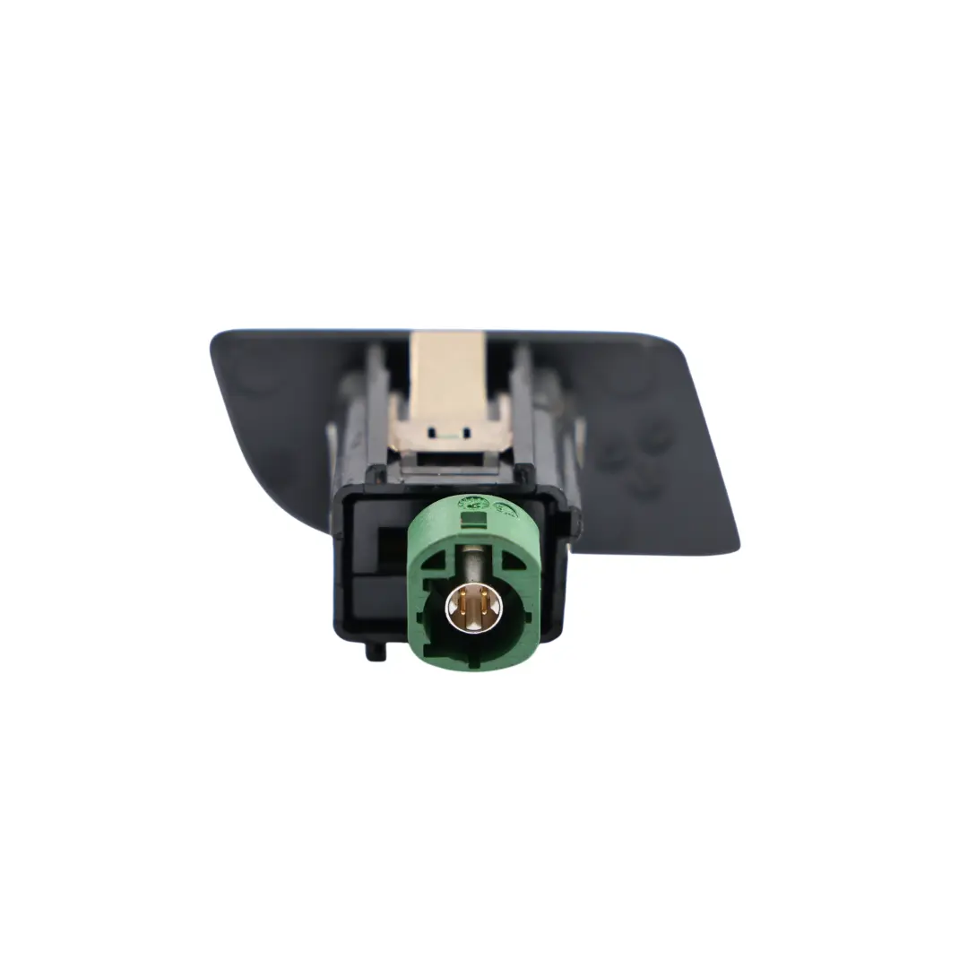 USB Adapter Port Socket Connector to Audi Q2 GA with Part number 81C035726 Audi Q2 GA USB Adapter Port Socket Connector - SKU RHD-81C035726 - Part number 81C035726