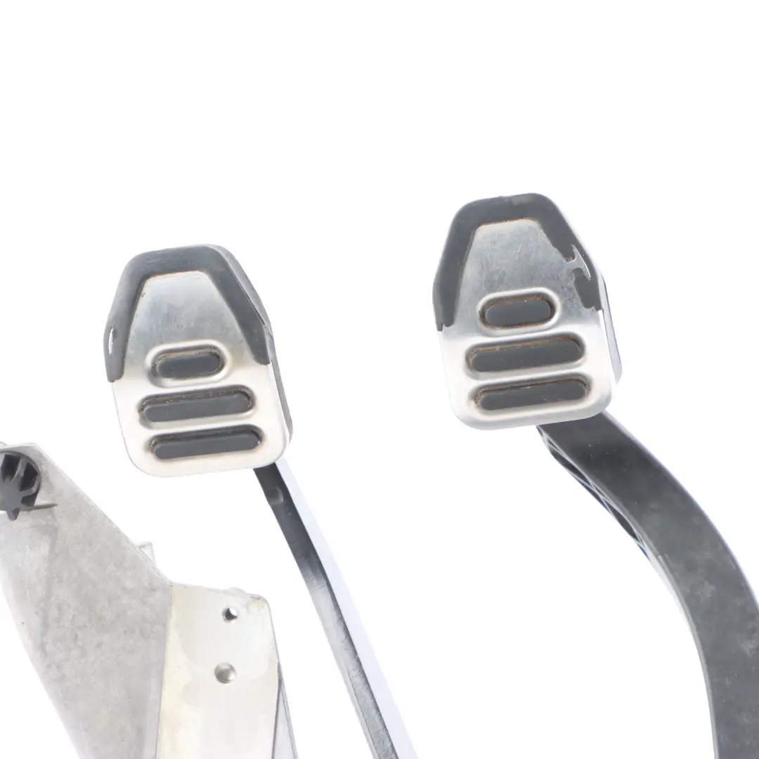 Pedal Box Unit Assembly Mounting Bracket to Audi A4 B7 Manual with Part number 8E2721117M Audi A4 B7 Manual Pedal Box Unit Assembly Mounting Bracket - SKU RHD-8E2721117M - Part number 8E2721117M