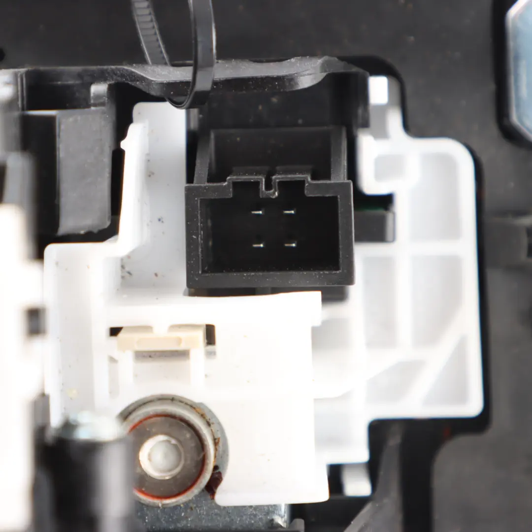 Gearshift Mechanism Automatic Gearbox to Audi Q5 8R Diesel Gear with Part number 8R2713041T Audi Q5 8R Diesel Gear Gearshift Mechanism Automatic Gearbox - SKU RHD-8R2713041T - Part number 8R2713041T