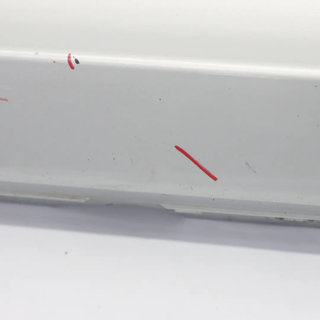 Faldón Lateral BMW E81 E82 E88 Sill Strip Derecho Titansilber Plata - 354 para con número de pieza 0036142 Faldón Lateral BMW E81 E82 E88 Sill Strip Derecho Titansilber Plata - 354 - SKU 0036142-TS1 - Número de pieza 0036142