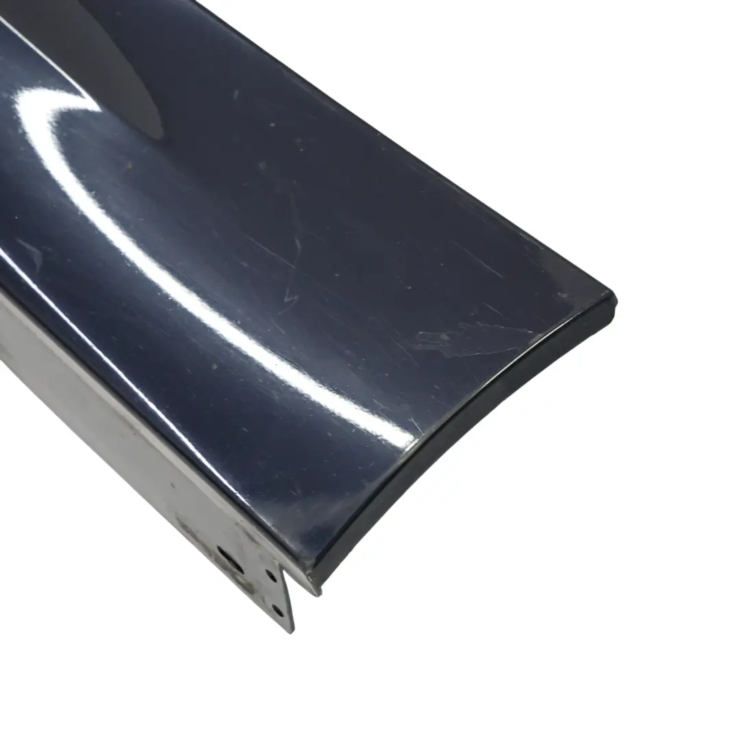 Striscia Davanzale Gonna Laterale Sinistra Monacoblau - A35 per BMW E90 E91 LCI con numero di parte 0037059 BMW E90 E91 LCI Striscia Davanzale Gonna Laterale Sinistra Monacoblau - A35 - SKU 0037059-MB - Numero di parte 0037059