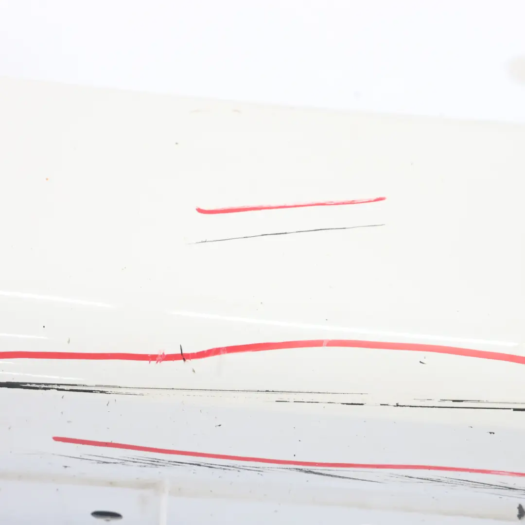 Faldón Lateral BMW E92 E93 LCI Listón de umbral Derecho Alpinweiss White - 300 para con número de pieza 0038432 Faldón Lateral BMW E92 E93 LCI Listón de umbral Derecho Alpinweiss White - 300 - SKU 0038432-AW - Número de pieza 0038432