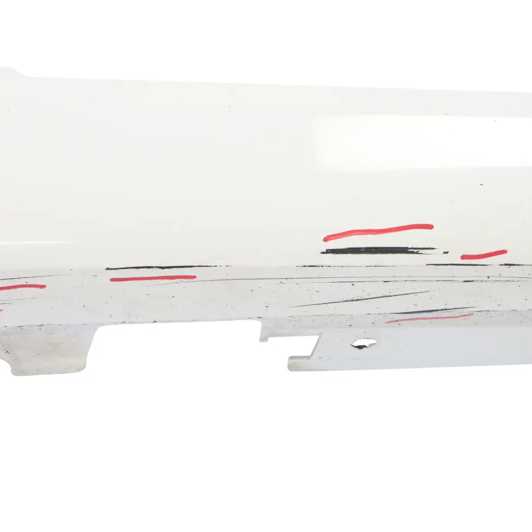 Faldón Lateral BMW E92 E93 LCI Listón de umbral Derecho Alpinweiss White - 300 para con número de pieza 0038432 Faldón Lateral BMW E92 E93 LCI Listón de umbral Derecho Alpinweiss White - 300 - SKU 0038432-AW - Número de pieza 0038432