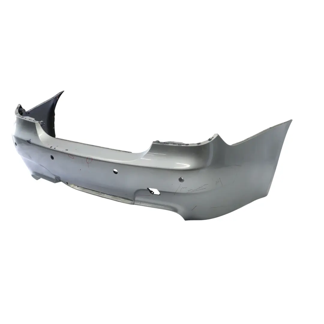 Zderzak Tylny PDC Silbergrau Szary Metalik - A08 do BMW E60 M5 o numerze 0391958 BMW E60 M5 Zderzak Tylny PDC Silbergrau Szary Metalik - A08 - SKU 0391958-SBG - Numer Części 0391958