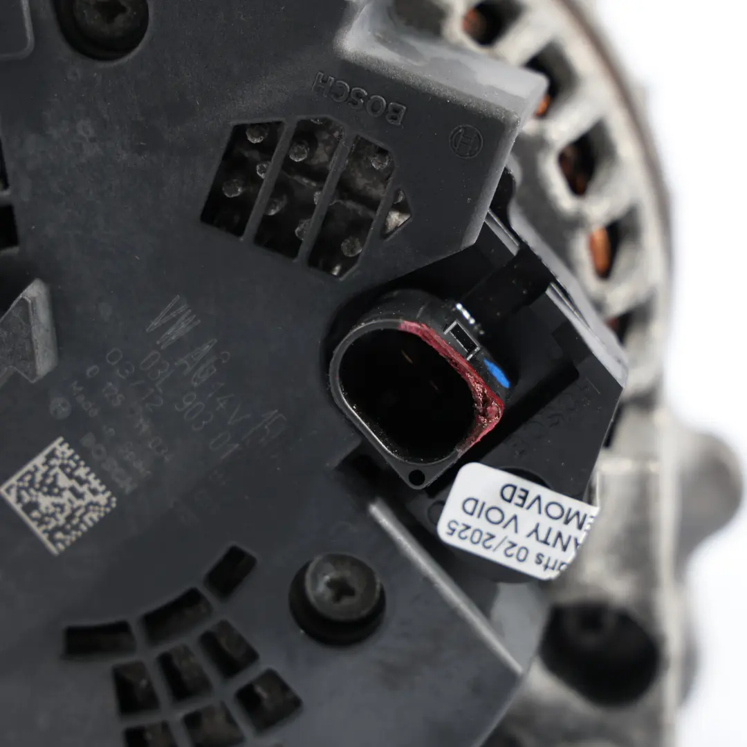 Alternatore Generatore 03L903017 per Audi A4 B8 Avant 2.0 TDI Quattro con numero di parte 03L903017E Audi A4 B8 Avant 2.0 TDI Quattro Alternatore Generatore 03L903017 - SKU 03L903017E-1 - Numero di parte 03L903017E