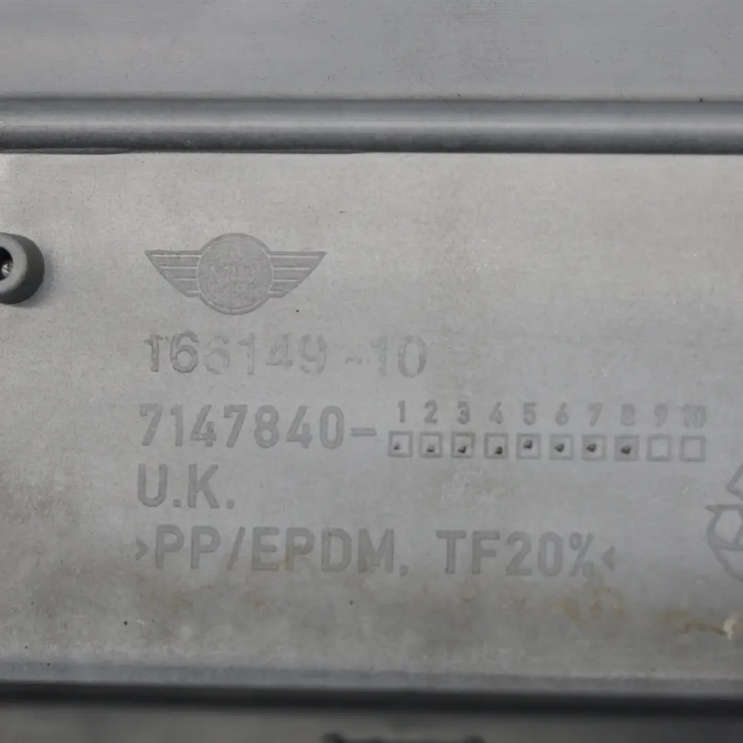 Frontstoßstange Mini R55 R56 Komplettverkleidung Midnight Black Metallic - A94 für mit Teilenummer 0430221 Frontstoßstange Mini R55 R56 Komplettverkleidung Midnight Black Metallic - A94 - SKU 0430221-MNB1 - Teilenummer 0430221