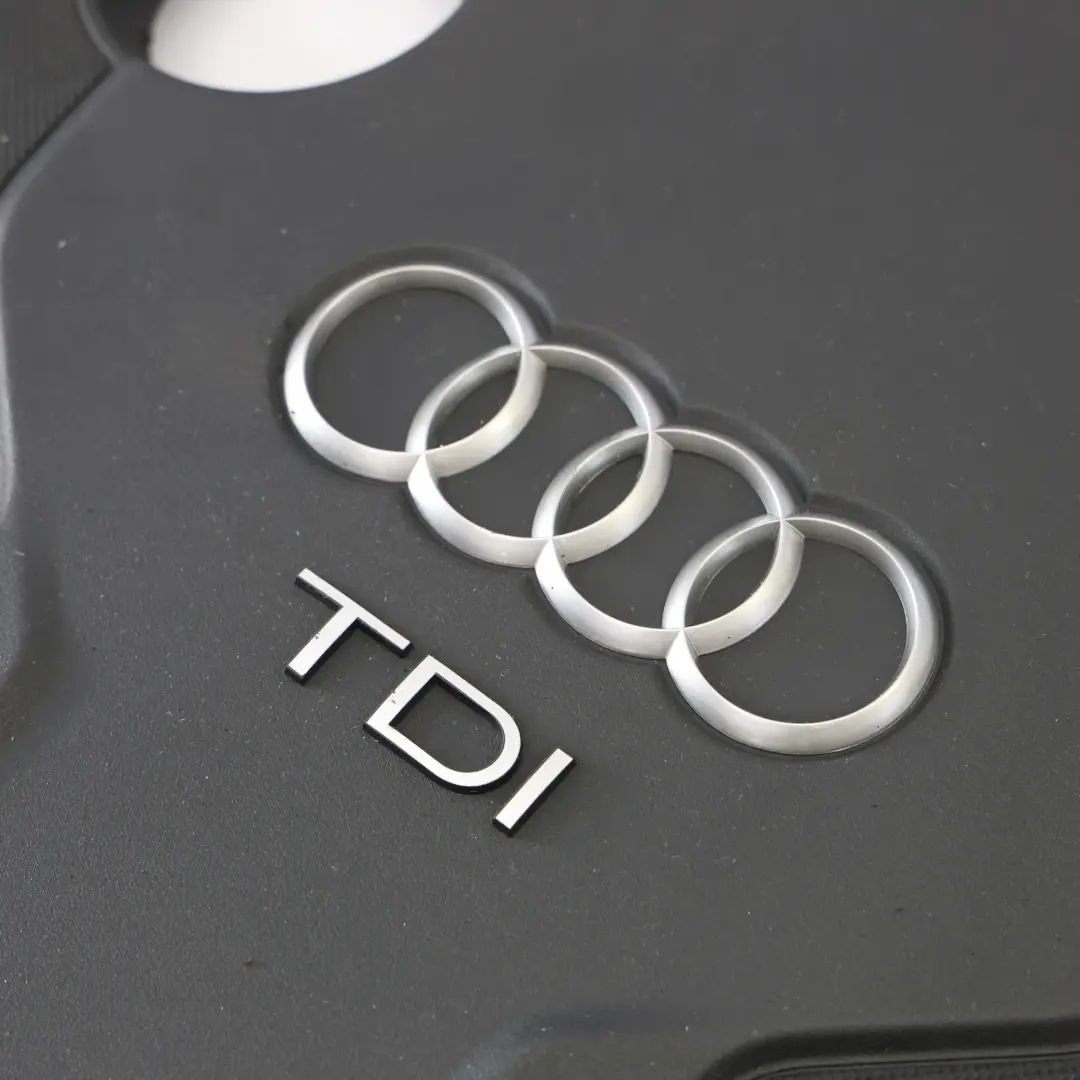 Audi A4 B8 A5 8T A6 C7 Cubierta Motor Aislamiento Panel Acústico 2.0 TDI - SKU 04L103925D - Número de pieza 04L103925D