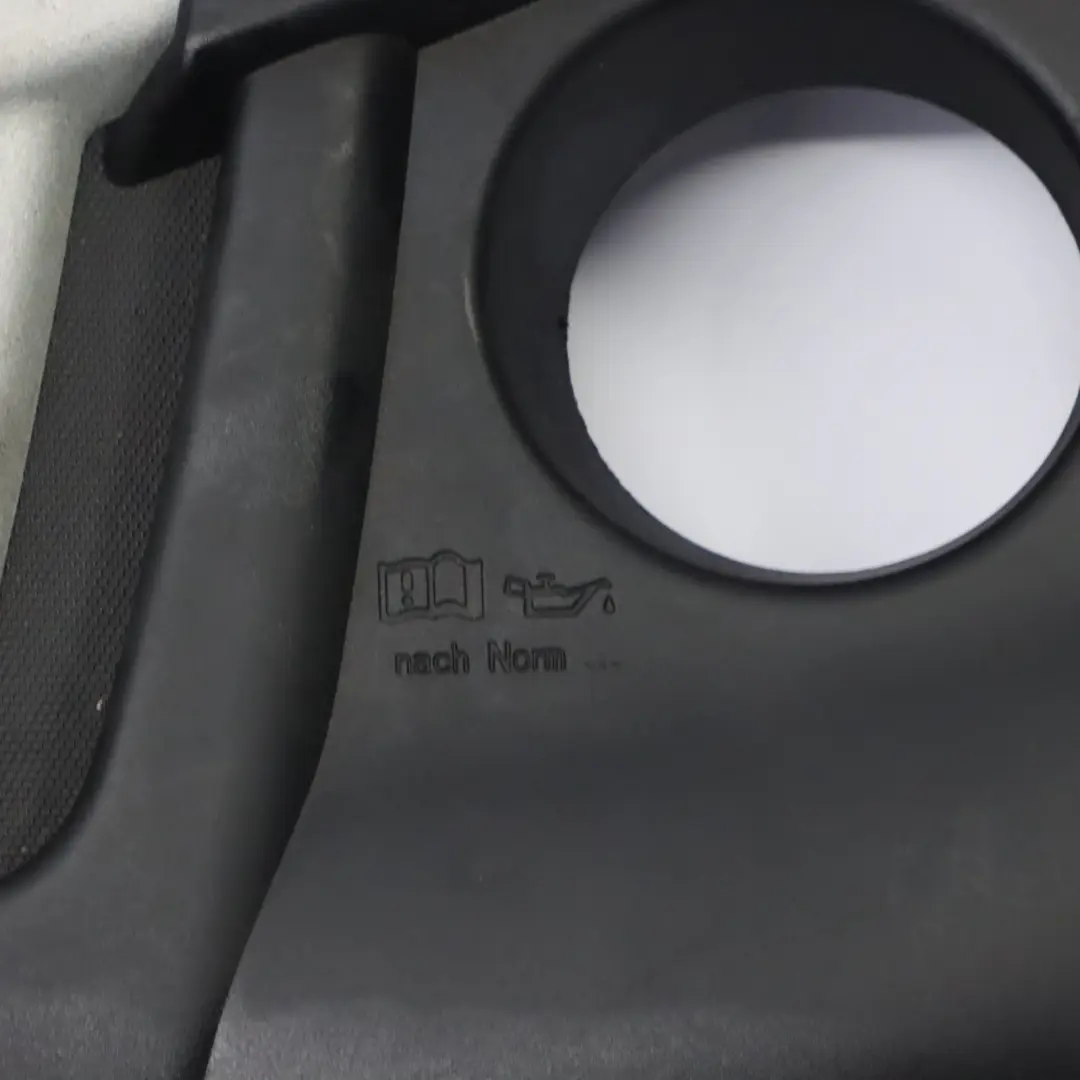 7L V6 3.0 TDI Motor Abdeckung Trim Panel für Volkswagen Touareg mit Teilenummer 059103925AN Volkswagen Touareg 7L V6 3.0 TDI Motor Abdeckung Trim Panel - SKU 059103925AN - Teilenummer 059103925AN