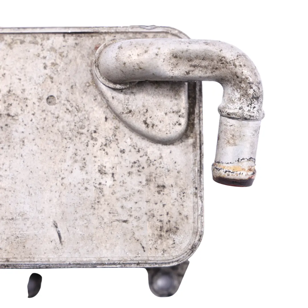 A8L D4 3.0 TDI CBTA Refrigerador De Aceite Del Motor para Audi con número de pieza 059117021R Audi A8L D4 3.0 TDI CBTA Refrigerador De Aceite Del Motor - SKU 059117021R - Número de pieza 059117021R